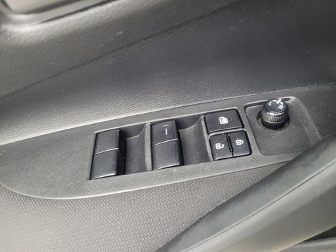 Used 2023 Toyota Corolla LE image 27