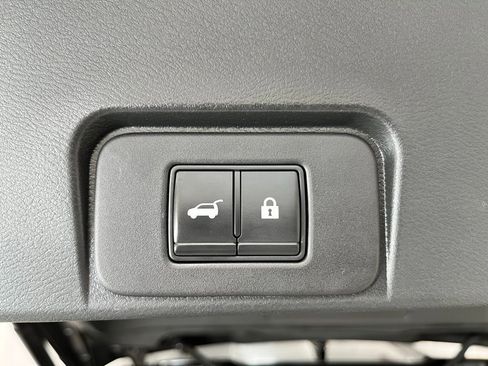 Used 2021 Nissan Rogue SV AWD/4WD image 31