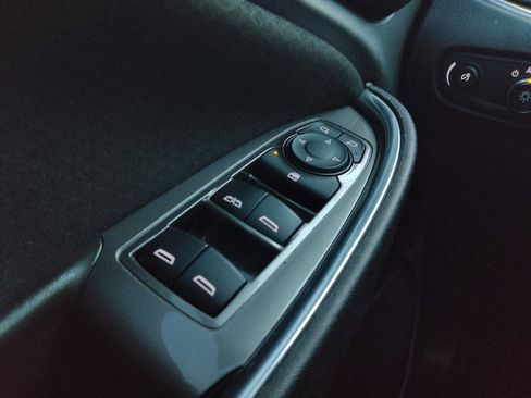 Used 2020 Chevrolet Malibu LT FWD image 27