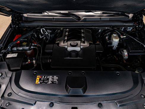 Used 2020 Cadillac Escalade ESV Premium Luxury image 30