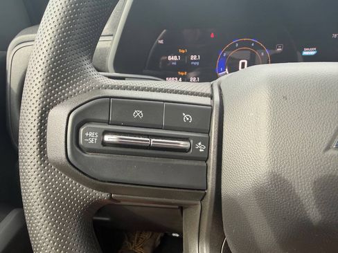 Used 2024 Chevrolet Colorado W/T w/ Technology Package AWD/4WD image 15