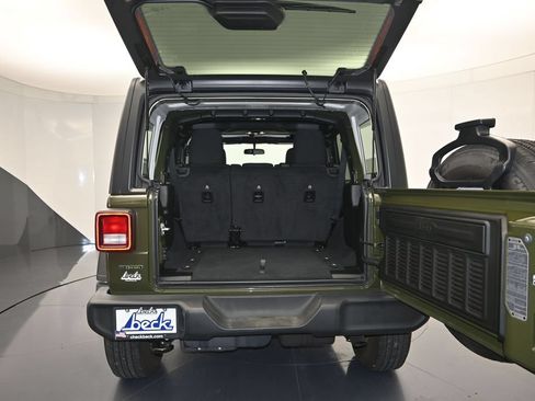 Used 2022 Jeep Wrangler Unlimited Sport AWD/4WD image 24