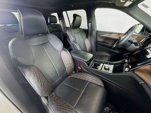 Used 2023 Jeep Grand Cherokee Summit image 27