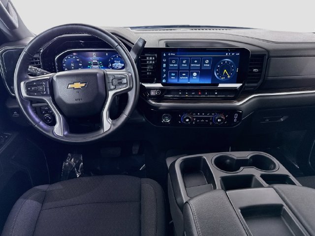 Used 2024 Chevrolet Silverado 1500 LT AWD/4WD image 16