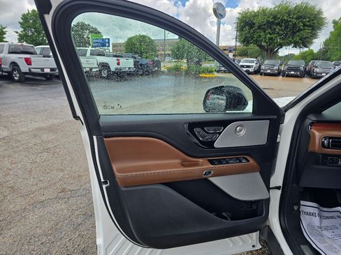 Used 2020 Lincoln Aviator Reserve w/ Equipment Group 202A AWD/4WD image 15