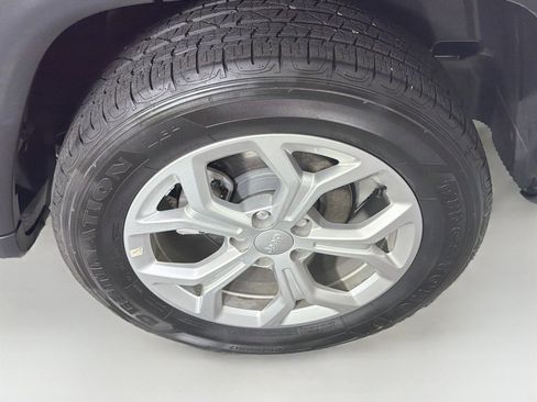 Used 2024 Jeep Compass Sport AWD/4WD image 11