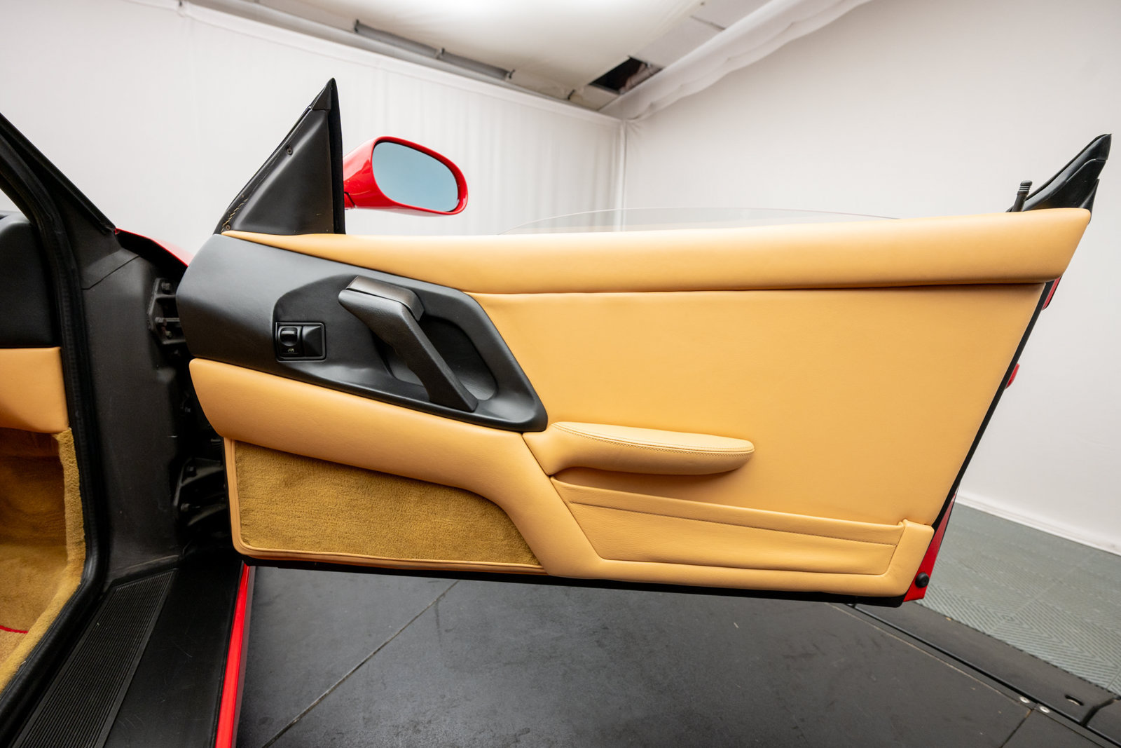 Used 1995 Ferrari F355 Berlinetta RWD image 48