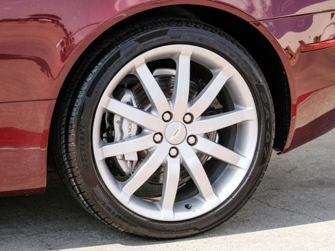 Used 2005 Aston Martin DB9 Coupe RWD image 47