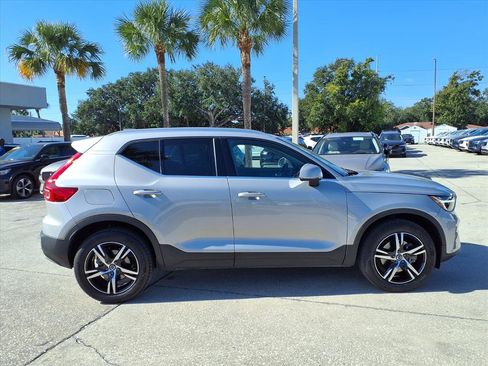 Used 2025 Volvo XC40 B5 Core w/ Protection Package Premier image 8