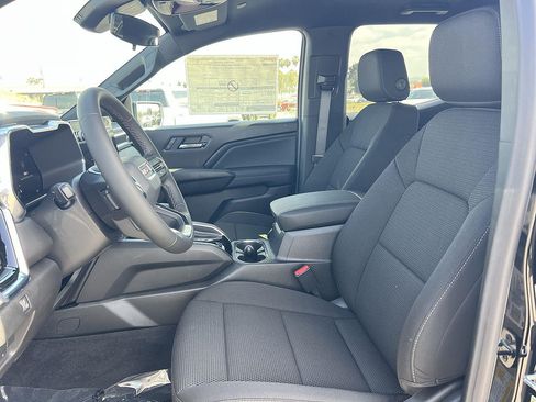 New 2026 GMC Canyon Elevation w/ LPO, Black Badging Package RWD image 23