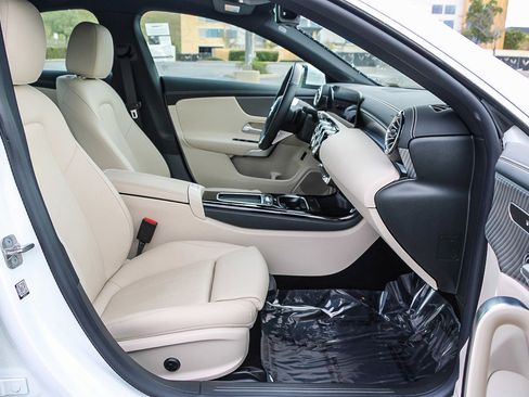 Certified 2025 Mercedes-Benz CLA 250 4MATIC image 15