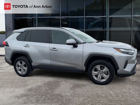 Used 2022 Toyota RAV4 XLE AWD/4WD image 11