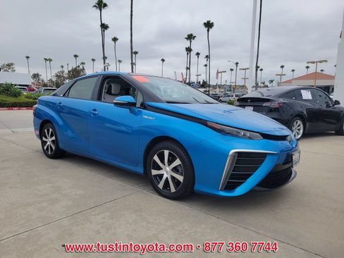 Certified 2017 Toyota Mirai FWD image 2
