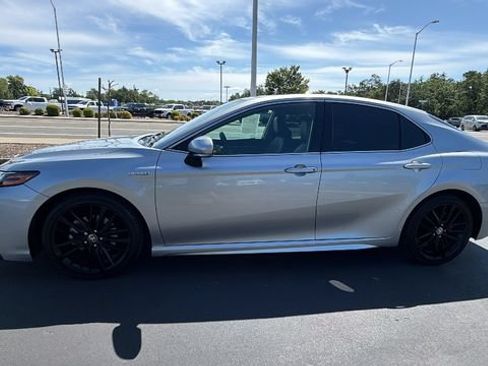 Used 2021 Toyota Camry XSE FWD image 7