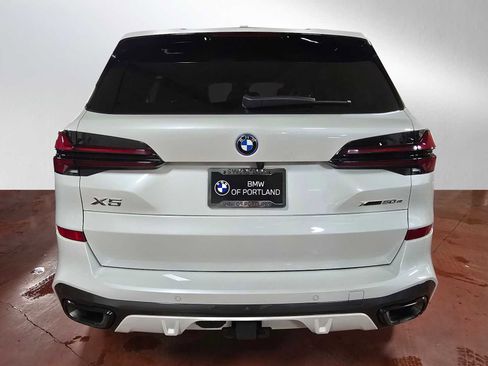 Used 2026 BMW X5 xDrive50e w/ M Sport Package image 4