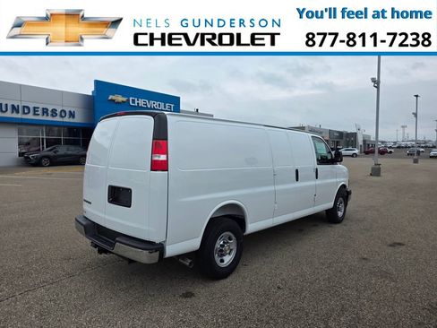 New 2026 Chevrolet Express 3500 Extended RWD image 6