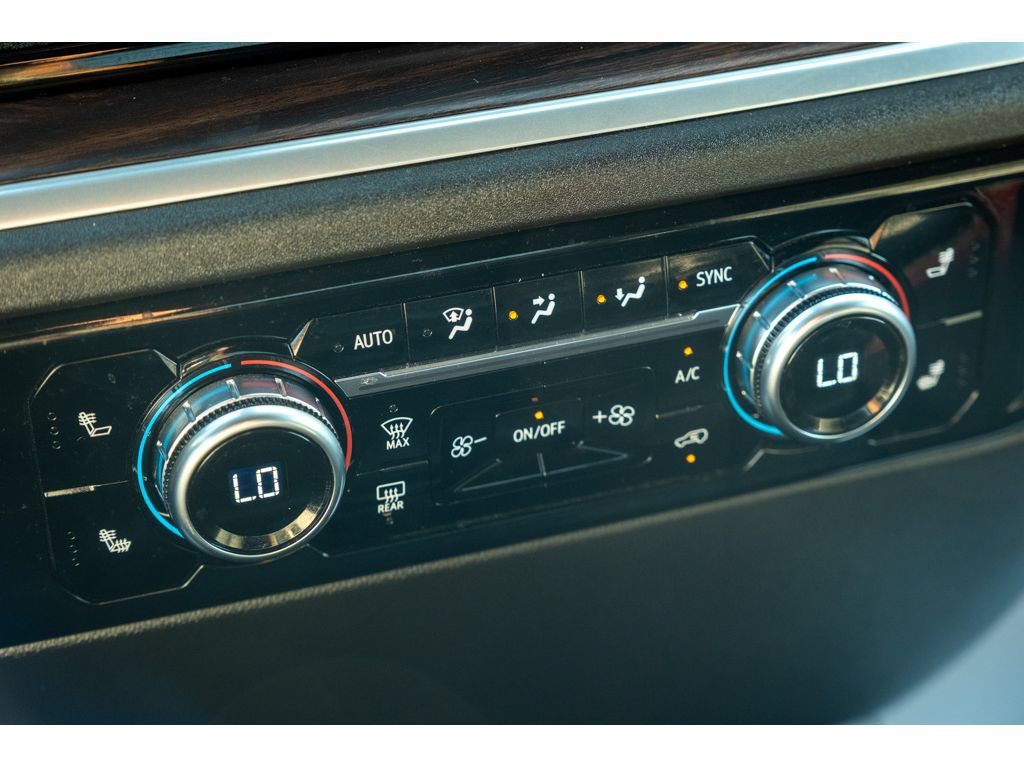 Used 2025 GMC Sierra 1500 SLT AWD/4WD image 26
