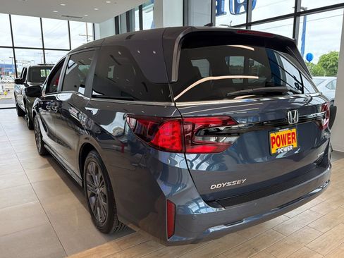 New 2026 Honda Odyssey Touring image 5