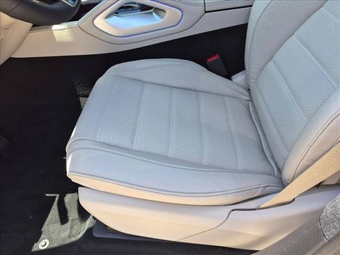New 2026 Mercedes-Benz GLE 580 4MATIC image 4