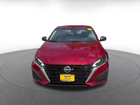 Used 2025 Nissan Altima 2.5 SV FWD image 3