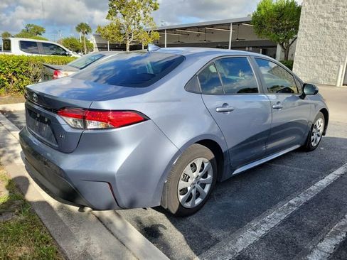 Used 2025 Toyota Corolla LE FWD image 4