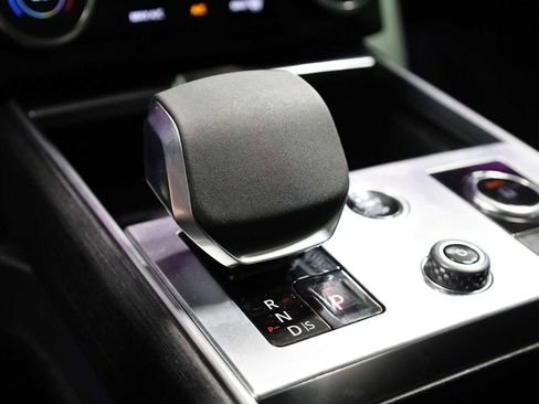 Used 2023 Land Rover Range Rover Long Wheelbase First Edition image 27