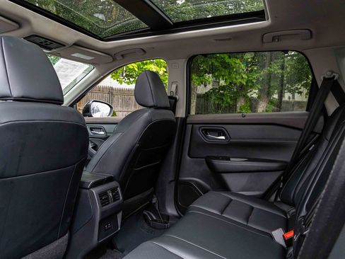 Certified 2023 Nissan Rogue SV w/ SV Premium B Package image 24