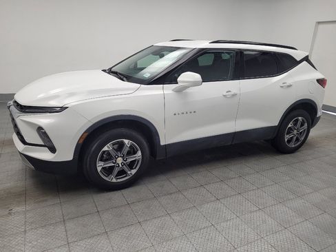 Used 2024 Chevrolet Blazer LT w/ Convenience Package FWD image 2