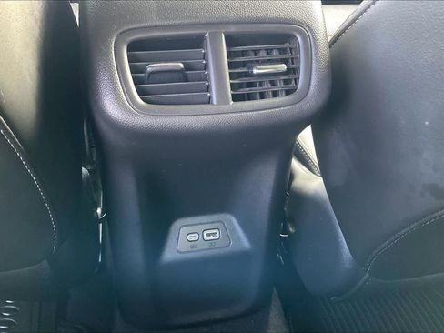 Used 2021 Buick Envision Essence w/ Technology Package I image 35