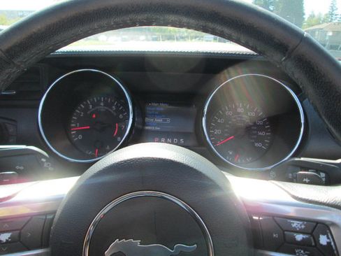 Used 2015 Ford Mustang Premium RWD image 15