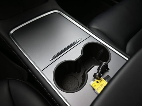 Used 2023 Tesla Model 3 Performance image 17