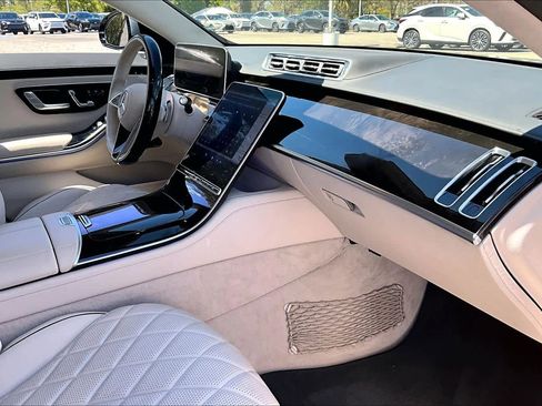 Used 2023 Mercedes-Benz S 580 4MATIC Sedan image 18
