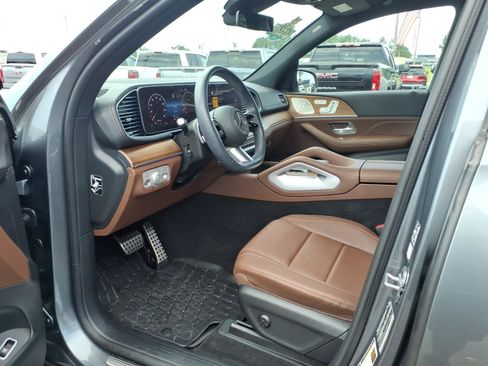 Used 2024 Mercedes-Benz GLS 450 4MATIC image 21