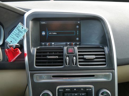 Used 2015 Volvo XC60 T6 Premier Plus image 20