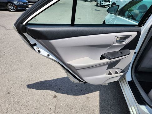 Used 2015 Toyota Camry LE FWD image 25