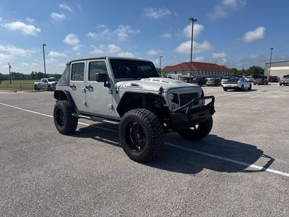 Used 2017 Jeep Wrangler Unlimited Rubicon w/ Cold Weather Group