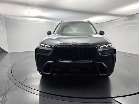 Used 2024 BMW X7 xDrive40i w/ M Sport Package AWD/4WD image 2