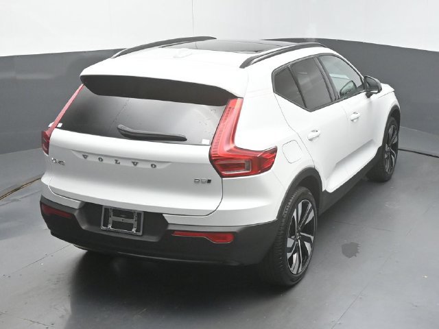 Used 2025 Volvo XC40 B5 Ultra AWD/4WD image 48