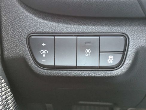 Certified 2024 Kia Seltos EX FWD image 30