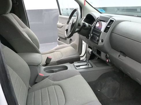 Used 2019 Nissan Frontier S image 12