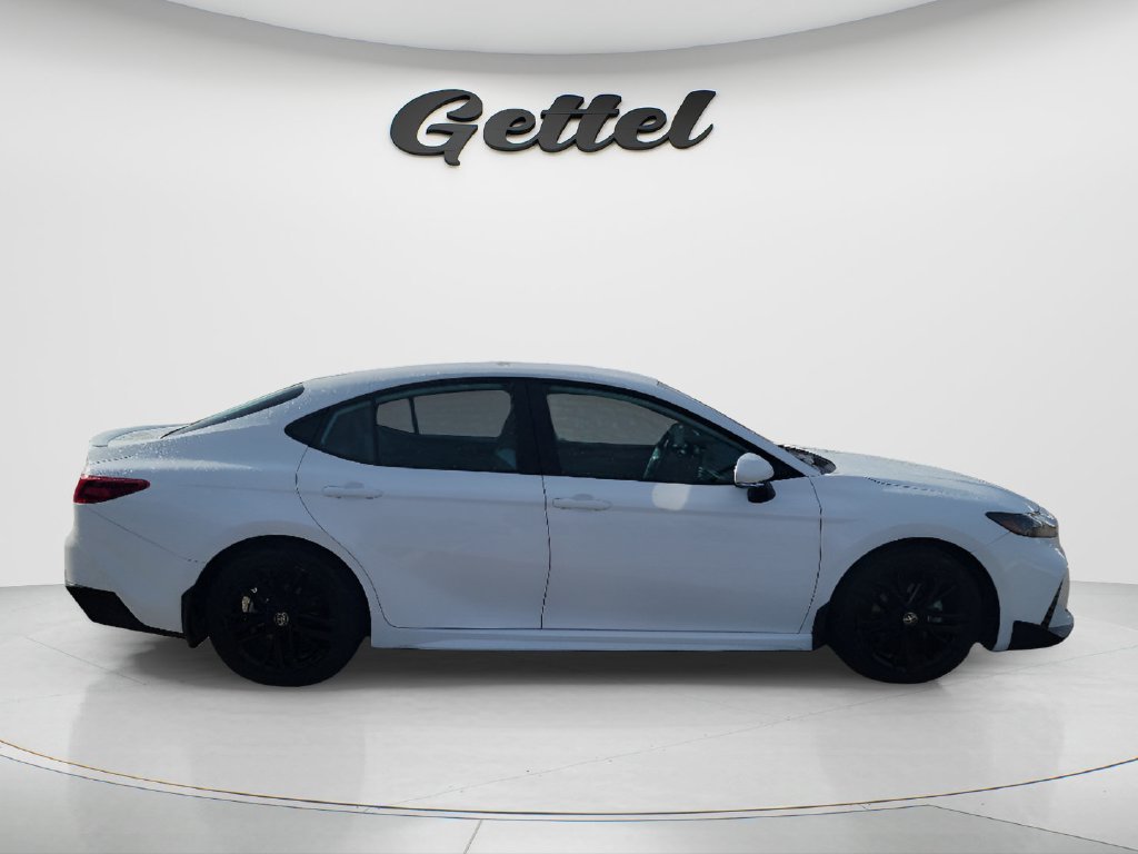 Used 2026 Toyota Camry SE FWD image 4