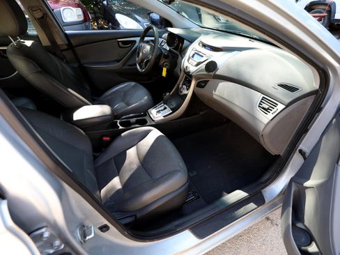 Used 2012 Hyundai Elantra Limited image 10