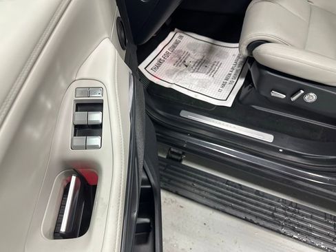 Used 2025 Lincoln Navigator L Reserve image 9