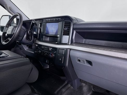 Used 2023 Ford F250 XL image 27