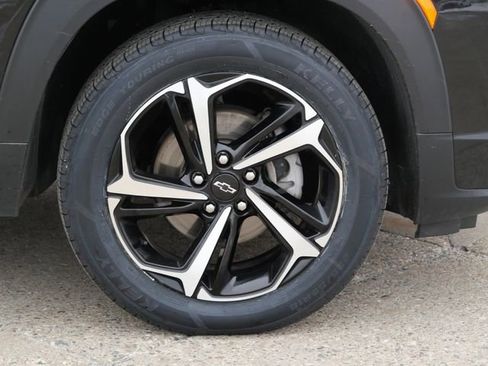 Used 2023 Chevrolet TrailBlazer RS w/ Sun and Liftgate Package image 9