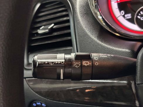 Used 2016 Dodge Grand Caravan American Value Package FWD image 27
