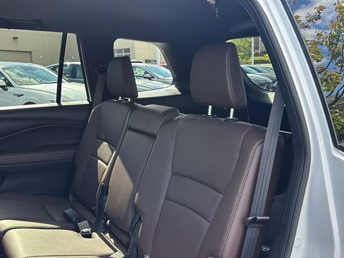 Used 2025 Honda Passport EX-L image 28