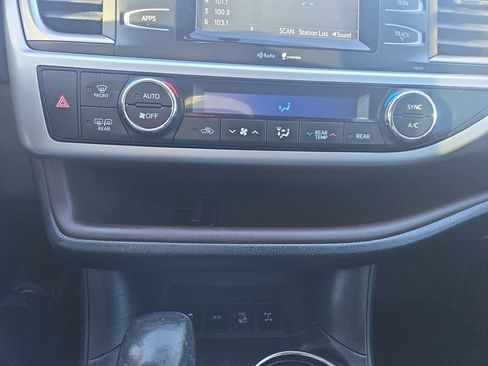 Used 2014 Toyota Highlander Plus image 24