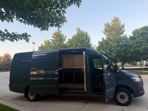 Used 2019 Mercedes-Benz Sprinter 170 image 17