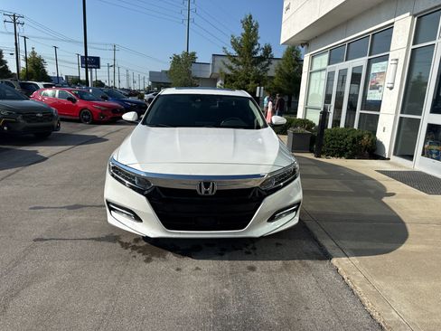 Used 2018 Honda Accord EX image 8